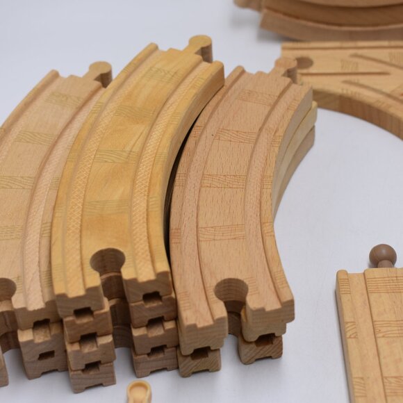 Lot of 40 Genuine Thomas Wooden Tracks Railway Trains Ascending Switch Curved - Picture 6 of 11